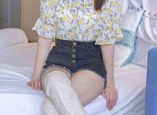 BoBoSocks袜啵啵 – 不只是一位博主,稚予女神图集更新,简直就是艺术品!