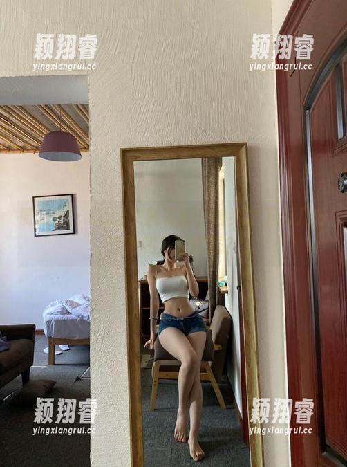 微密圈 - Cool文茜写真，油亮之下有几分惊艳和几分朦胧？
