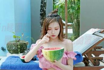 Feilin嗲囡囡 – 芷儿Momoko的夏天美图合集:在梦里追逐的波浪