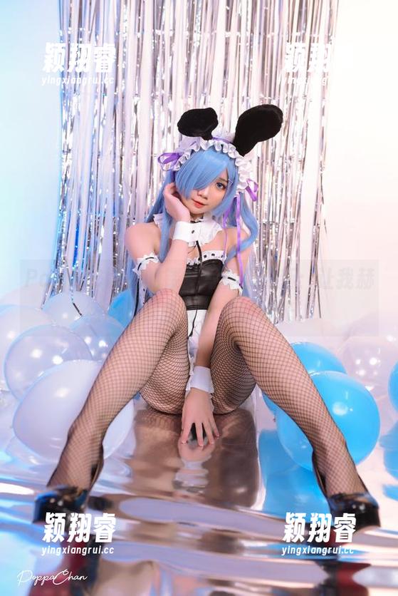 PoppaChan PoppaChan的镂空写真集更新:让我赫然想起那些碎片化的时光。