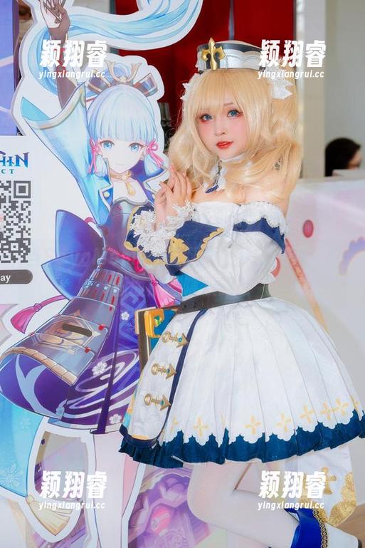 SayoMomo 当SayoMomo的美腿撞上我的审美,这画面能亮瞎双眼!