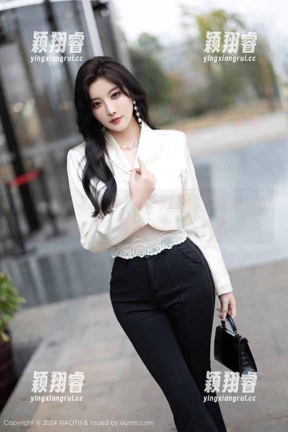 XIAOYU语画界-王馨瑶yanni XIAOYU语画界 - 水手服下的王馨瑶yanni:定制写真与浪花的邂逅
