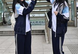 Xiuren秀人网 – 从未见过的小海臀Rena:全套日常作品,你能接受吗?