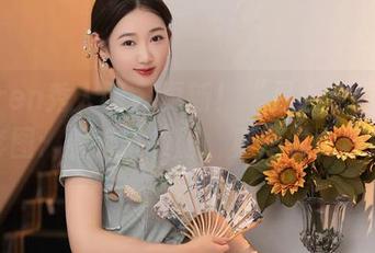 Xiuren秀人网 – 更新!“是小逗逗校服”套图:看她穿校服,真是误入校园梦