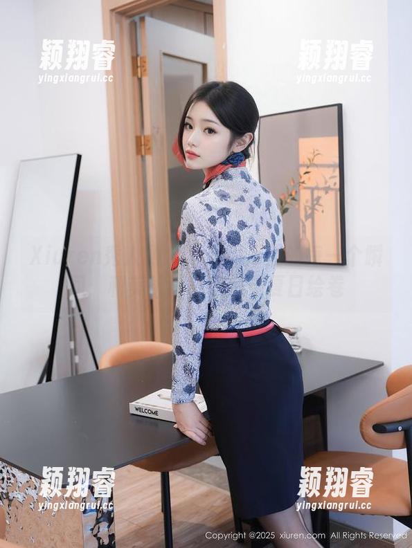 Xiuren秀人网-美桃酱 Xiuren秀人网 - 泳衣图库里的每一个瞬间:和美桃酱一起感受夏日绘卷