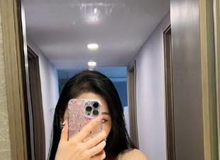 微密圈 – 不爱笑的赛琳黑丝系列，原图中的迷人与天真