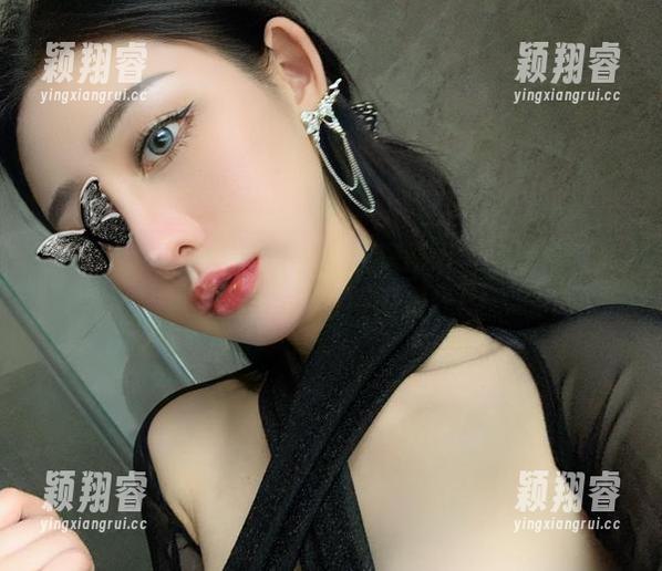 不爱笑的赛琳 微密圈 - 不爱笑的赛琳的油亮瞬间:免费合集让你感觉自己也闪闪发光!
