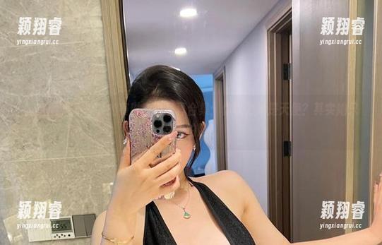 不爱笑的赛琳 微密圈 - 不爱笑的赛琳白色写真合集:你以为她是天使?其实她只是想拍照!