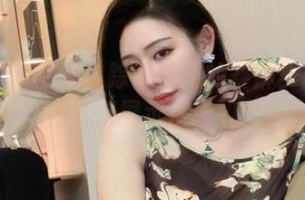 微密圈 – 在线追踪不爱笑的赛琳：两件豹纹连体，高清展示从未如此惹火！