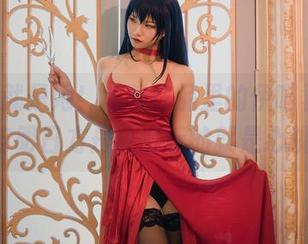 没错，就是她！定制作品里的伊喵君_Nya与明日方舟巫恋玩的就是心跳！