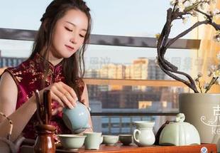 克拉女神 – 杨暖的制服不可思议——无圣光图集中隐藏的迷失瞬间。