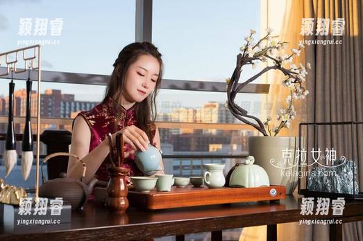 克拉女神-杨暖 克拉女神 - 杨暖的制服不可思议——无圣光图集中隐藏的迷失瞬间。