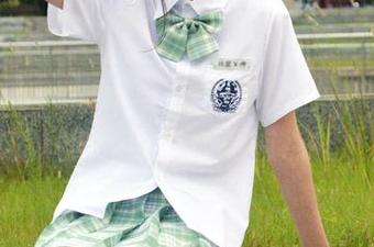 初夏女神 – 最新写真集曝光，依依邻家女孩的风中少女气质竟有点扎心！