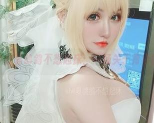 天台套图中的夏鸽鸽不想起床:一场关于青春的隐秘对话