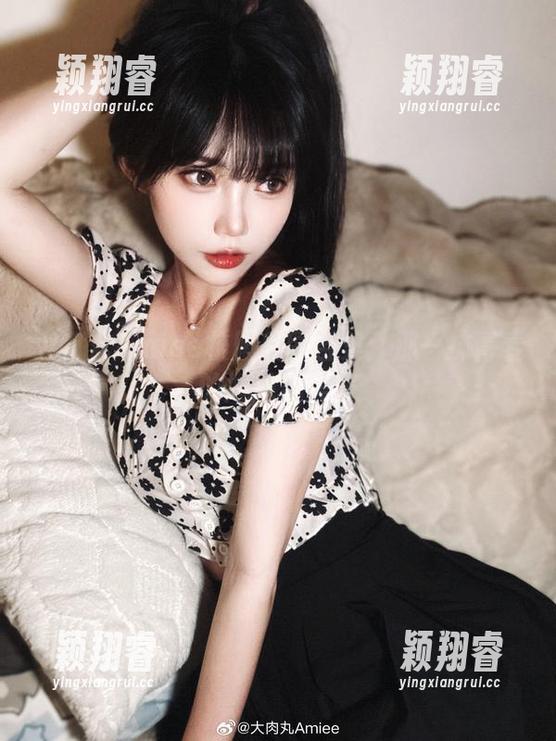 大肉丸Amiee 大肉丸Amiee校服美图合集:那一抹青春的尴尬与美好