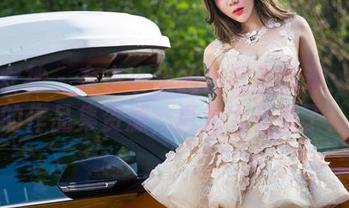 头条女神 – 在小小鱼的浴缸里翻滚:看她的作品集资源,真是太有趣了!