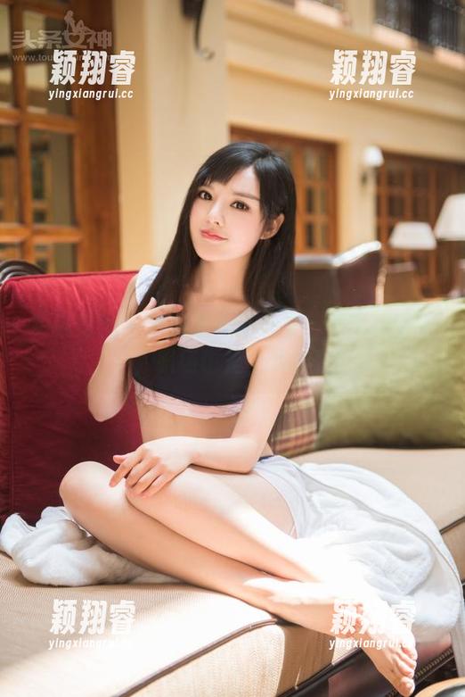 头条女神-尹菲 头条女神 - 尹菲职业装合集:光影交错中,职场也是个戏台!