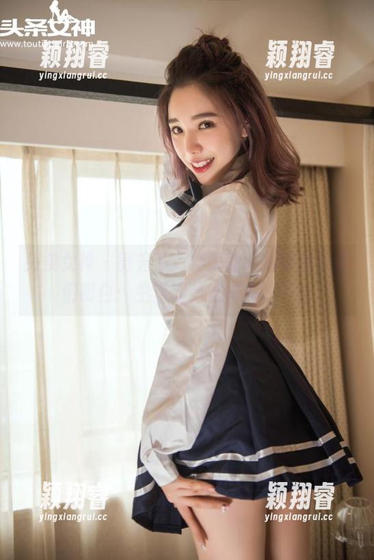 头条女神 - 微光下，钟晴的私拍原图让我们明白：生活就是这样美妙不已