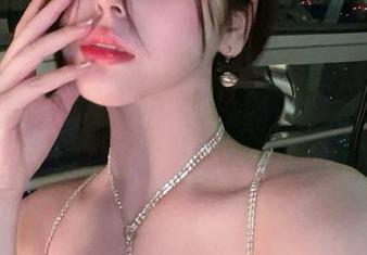微密圈 – 快来看！奔跑的晶骡子分享红裙魔力，谁能抵挡这种魅力！