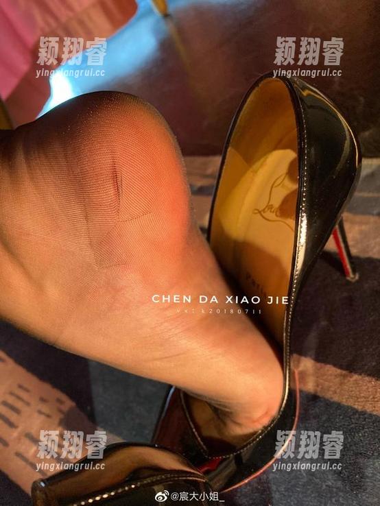 宸大小姐 微密圈 - 宸大小姐精选少女作品:每一张都像在悄悄诉说着秘密。