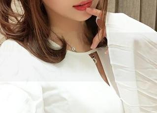网袜里的小女巫露娜：这位cos小仙女带你飞啊！