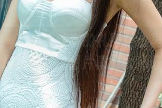 尤果网 – 观看乔依琳的礼服,心里突然冒出一堆形容词,图片真是太魔幻了!