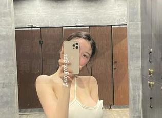 微密圈 – 高清左公子666婚纱写真:这些事业线,真的是脱了衣服也太显眼了吧!