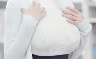 幼爱youmeko的泳装写真:分享如何在泳池里制造浪漫,结果只“浪”了自己一脸水!