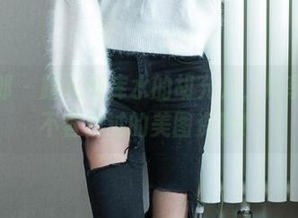 推女郎 – 踏入死库水的胡允儿,尽享那些不容错过的美图资源!