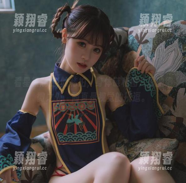 星黛鹿鹿i 看星黛鹿鹿i的私拍,身体链和图片里的细微之处,简直是视觉的挑逗。