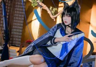 跟着是一只熊仔吗,女仆写真集最新一季的神秘更新!