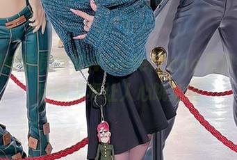 在月城委员会的WonderLand里徘徊,定制写真让人心跳加速