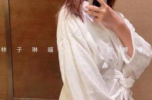 微密圈 – 长腿与林子喵Lynne：她的写真资源简直如同绅士的礼遇！