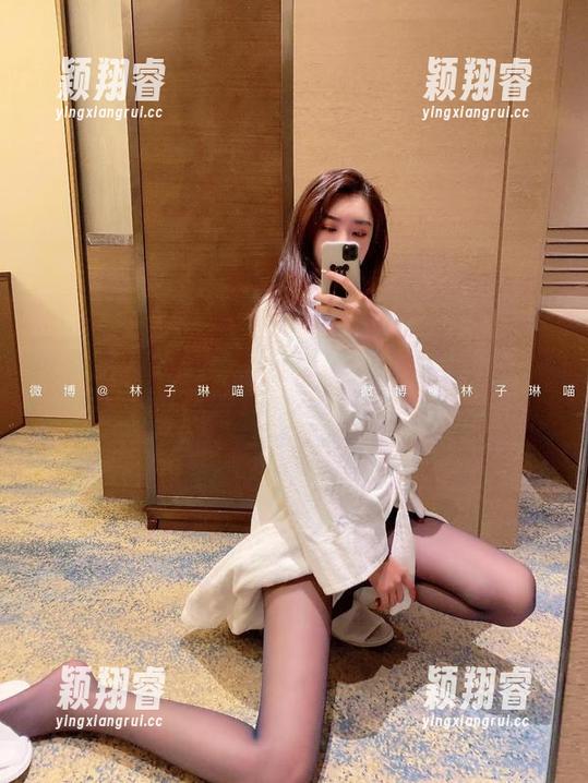 微密圈 - 长腿与林子喵Lynne：她的写真资源简直如同绅士的礼遇！