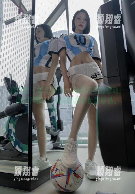 果儿Victoria 微密圈 - 果儿Victoria与吊带的悸动:原图下载,一切都是那样恰到好处。