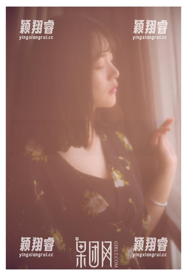 果团网-黄歆苑 果团网 - 黄歆苑的写真套装,恍惚让人觉得她是生活的主角。