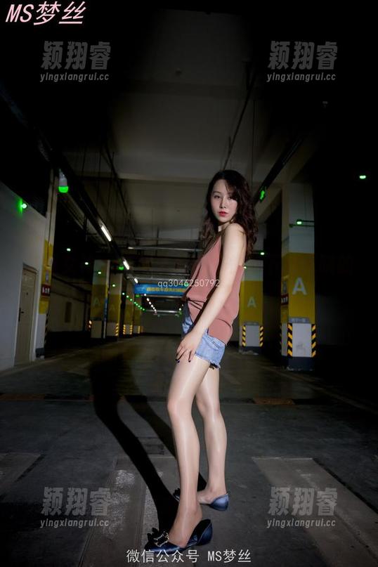 梦丝女神-晓晓 梦丝女神 - 这裙子真香,快来下载晓晓的图集,太值了!