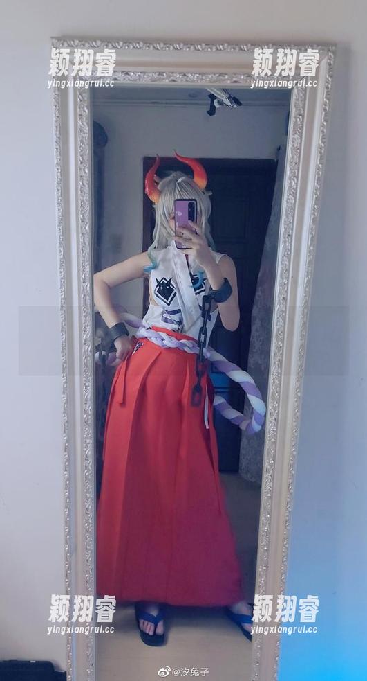 汐兔子 别被毛衣的柔软欺骗,汐兔子图库作品的锋利一面
