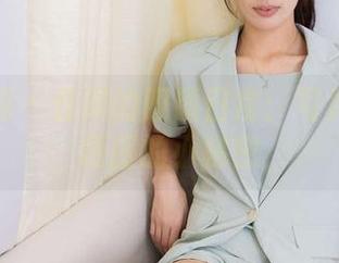 物恋传媒 – 佳琪的眼镜日常:写真中藏着原图的小秘密