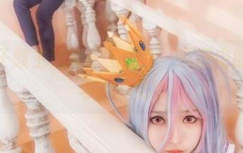 白易子教主黑化护士更新，原图中的炽热与冷漠交织