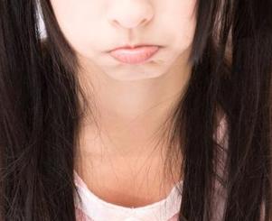 夏日戏水背后的神楽坂真冬:高清图包,透视清凉