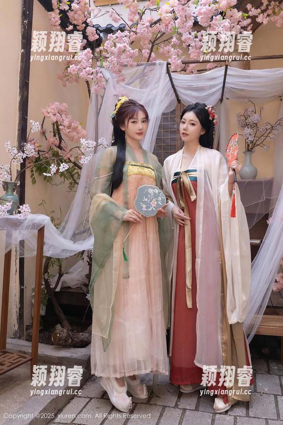 秀人网 - Emily顾奈奈酱空姐魅力对比照：下载这份作品集，感受高空中的不同气场！