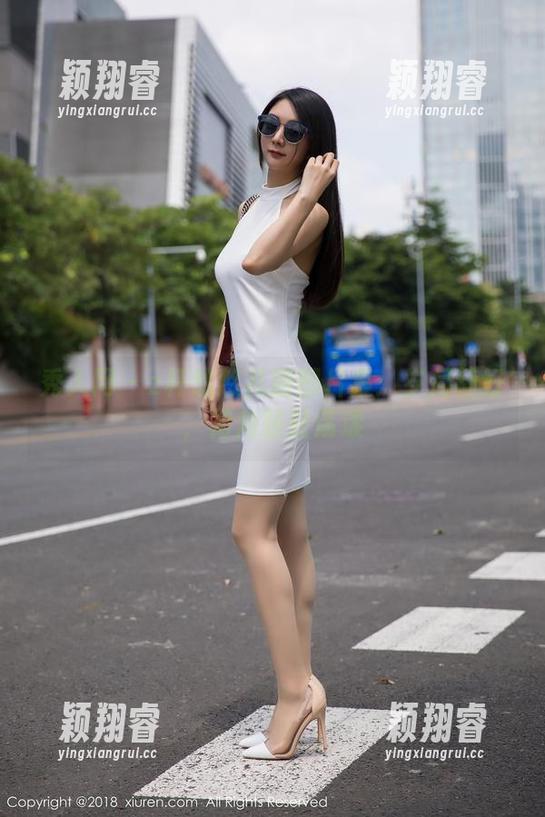 秀人网-z杯悠悠 秀人网 - z杯悠悠礼服图片集:岁月静好,裙角轻轻荡漾