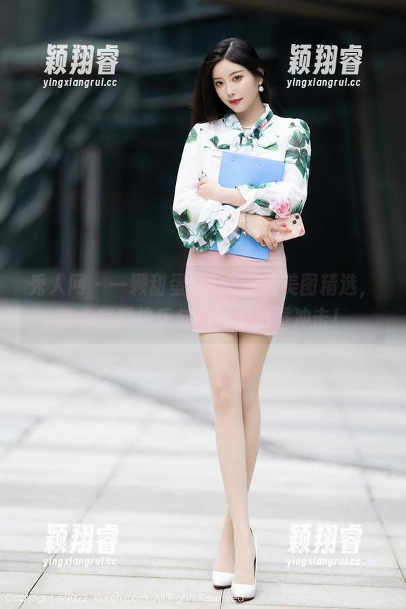秀人网 - 一颗甜蛋黄a女孩的美图精选，带你感受快乐与活力的双重冲击！