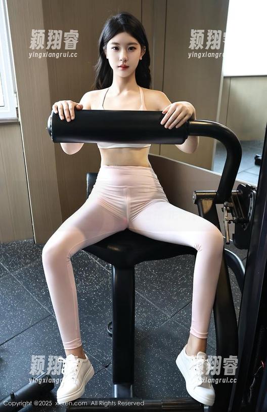 秀人网 - 伊思思niko自拍：美图美到上天，快来下载一张带走吧！