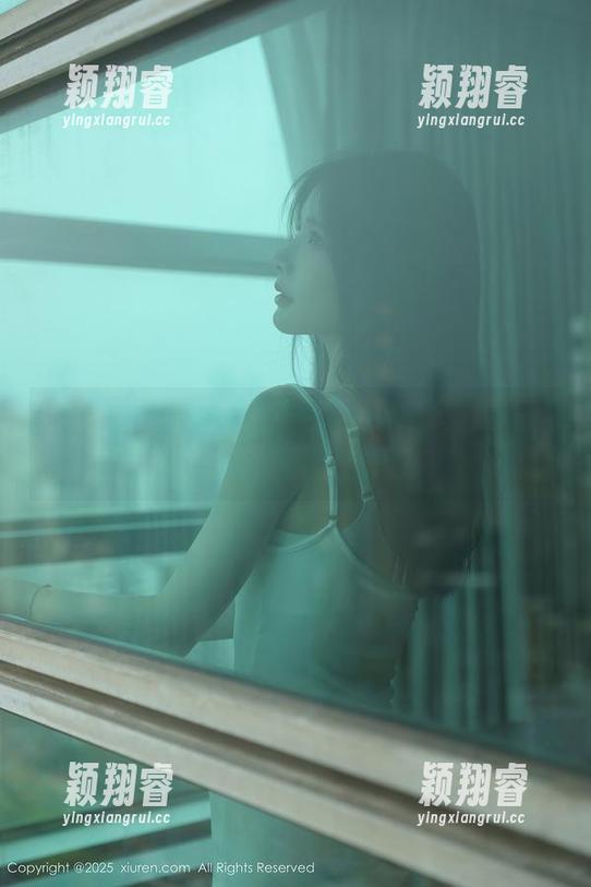 秀人网 - 当唐安诺遇上礼服，写真集里藏着怎样的资源密码？