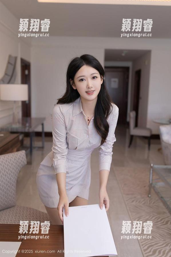 秀人网 - 安然儿展现裤里丝：这个图包必须下载！