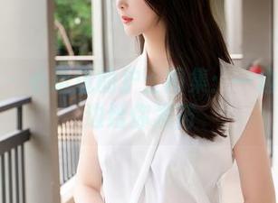 秀人网 – 小逗逗的护士图集：一边拍照一边给你发药