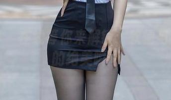 秀人网 – 在线等你来解锁:软情与兔女郎的绝美瞬间
