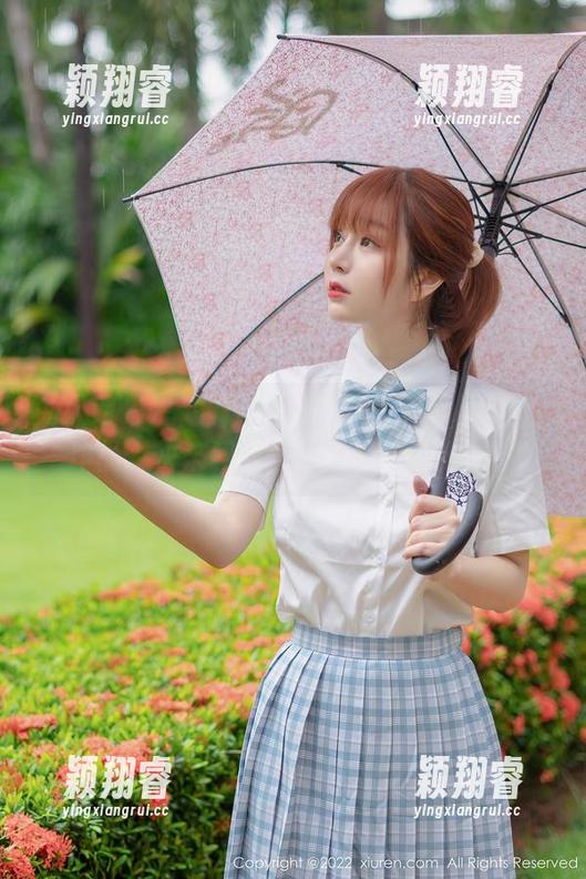 秀人网 - 私拍时刻：陆萱萱cecillia白丝作品，快来和我一起感受这种氛围！
